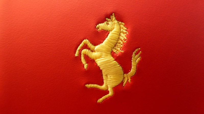 Bestand:Ferrari-Stickerei-002.jpg