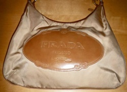 Handtasche-Prada-001.jpg