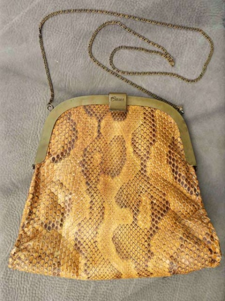 Bestand:Handtasche-Python-03.jpg