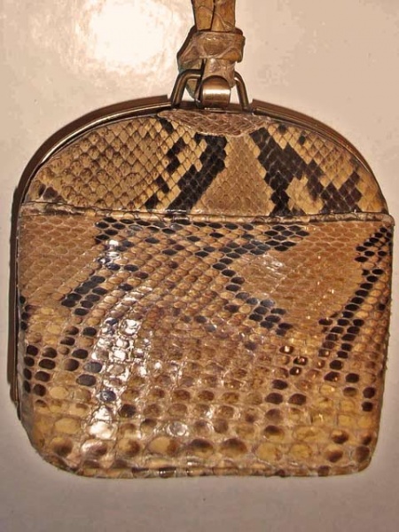 Bestand:Handtasche-Python-04.jpg