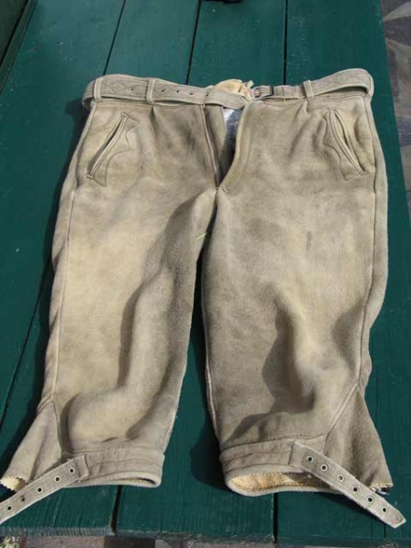 Bestand:Hirschlederhose-003.jpg